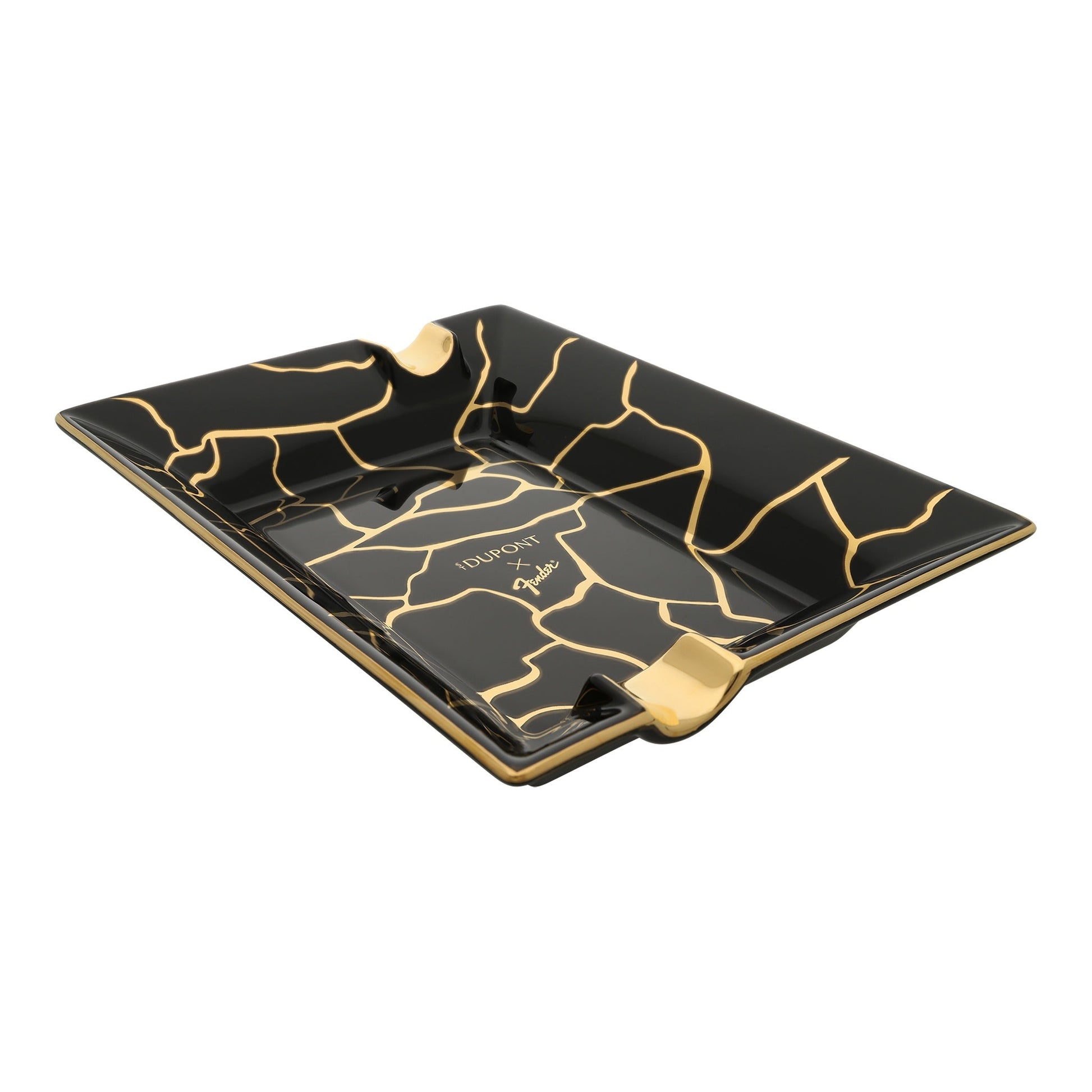 S.T. Dupont Fender - Ashtray Porcelaine — angle view