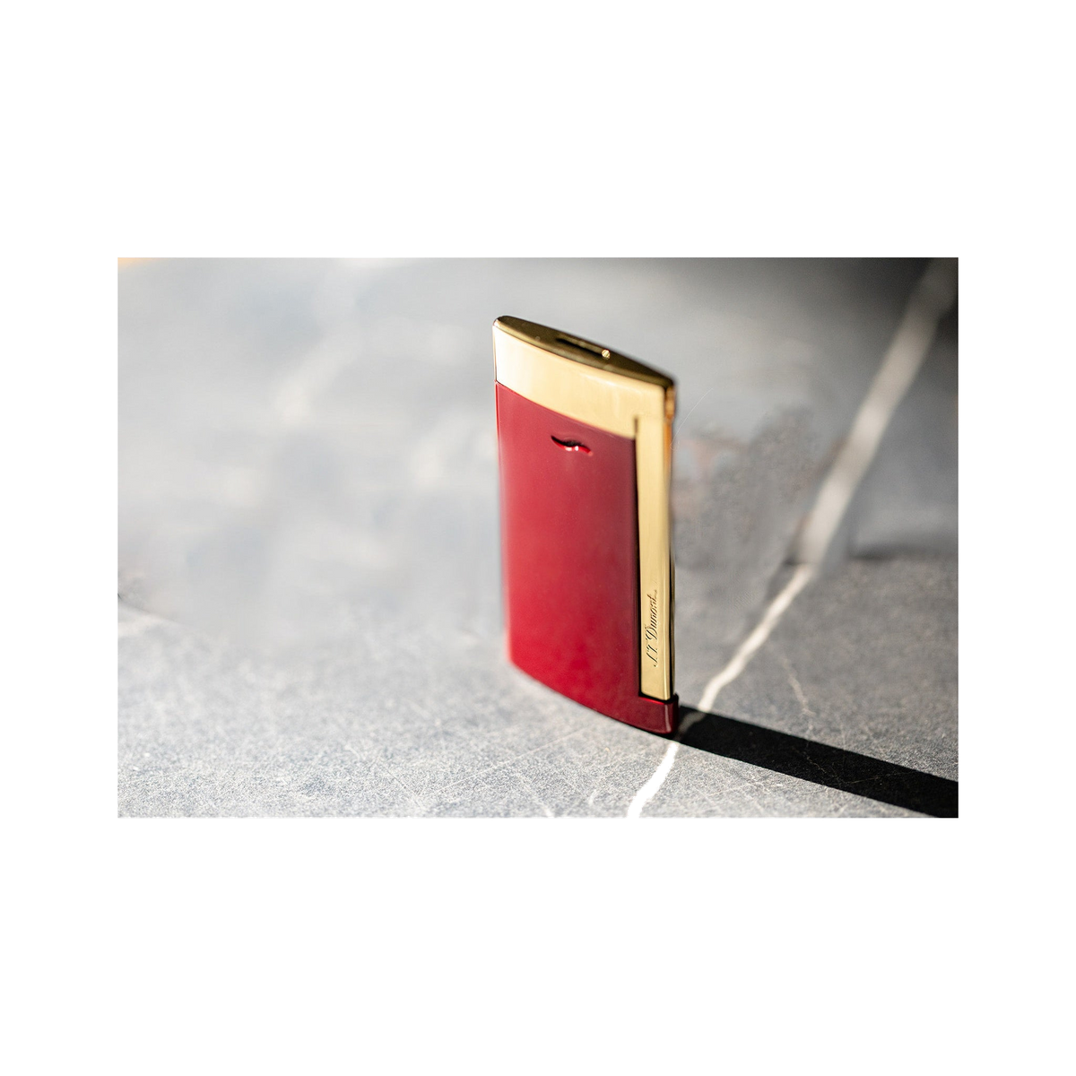 S.T. Dupont Slim 7 - Rouge Lotus — angle view