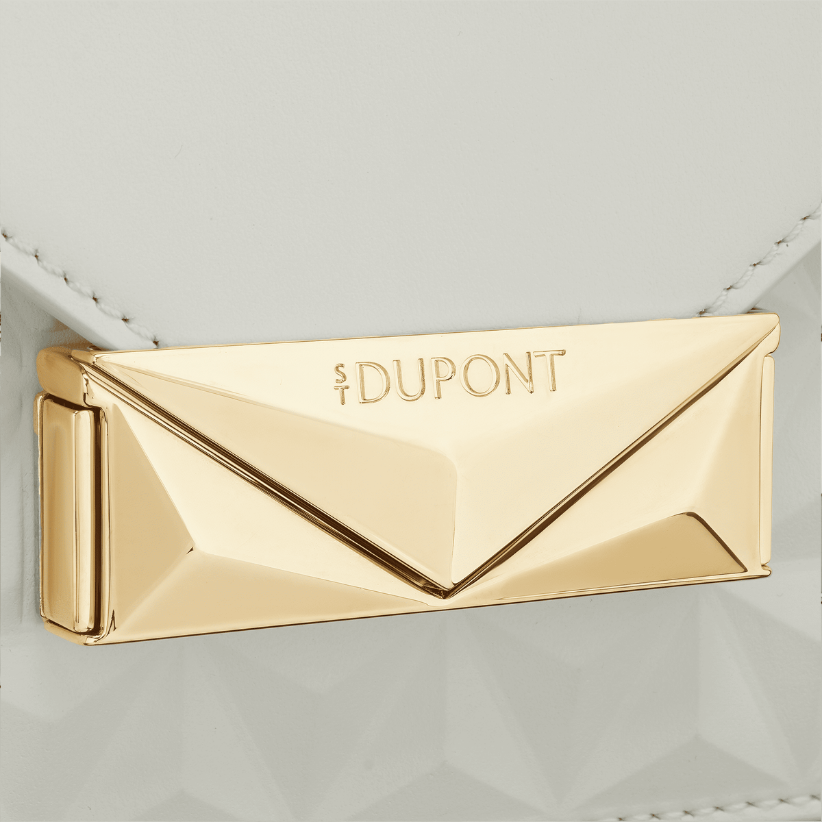 S.T. Dupont Bag Nano Trunk White — detail view