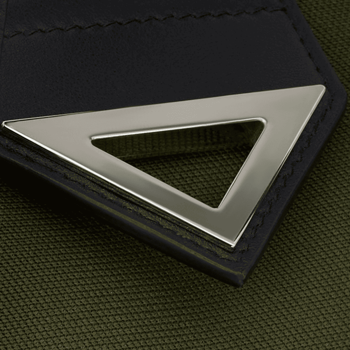 S.T. Dupont Travel Bag Khaki — detail view