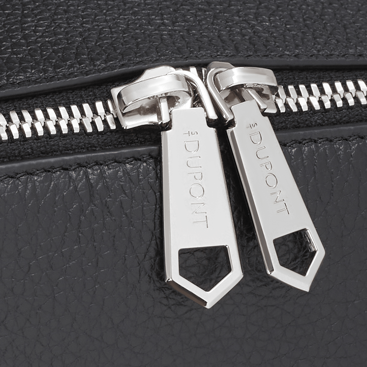 S.T. Dupont Bag Backpack Classic Black — detail view