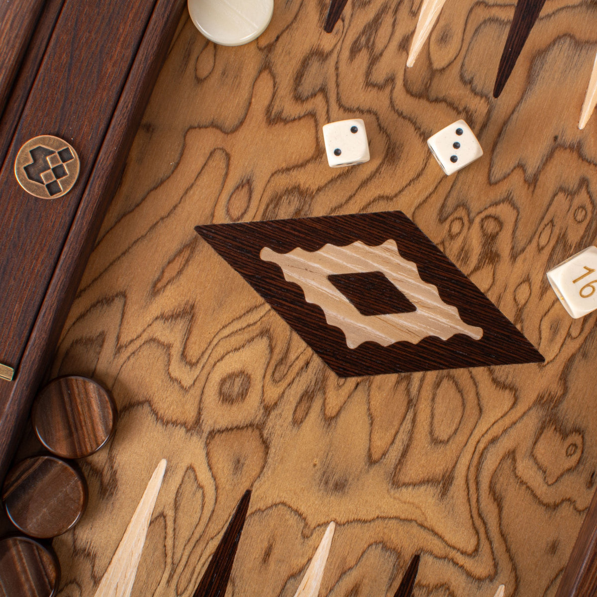 Manopoulos Walnut Burl Backgammon (13)