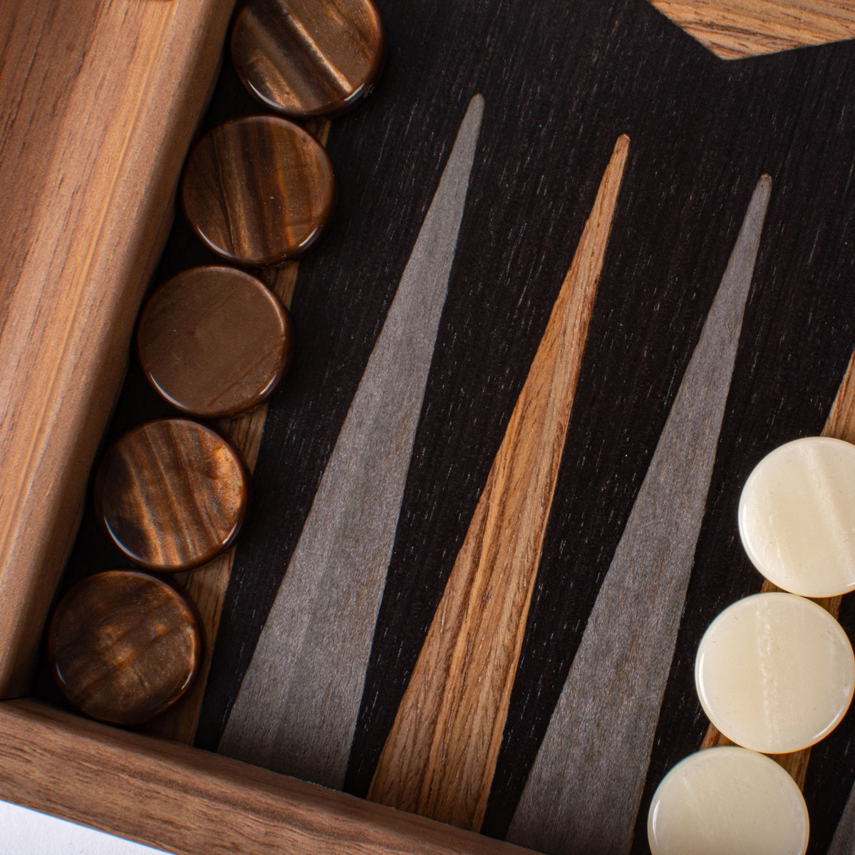 Manopoulos Walnut with Black Oak Backgammon (15)