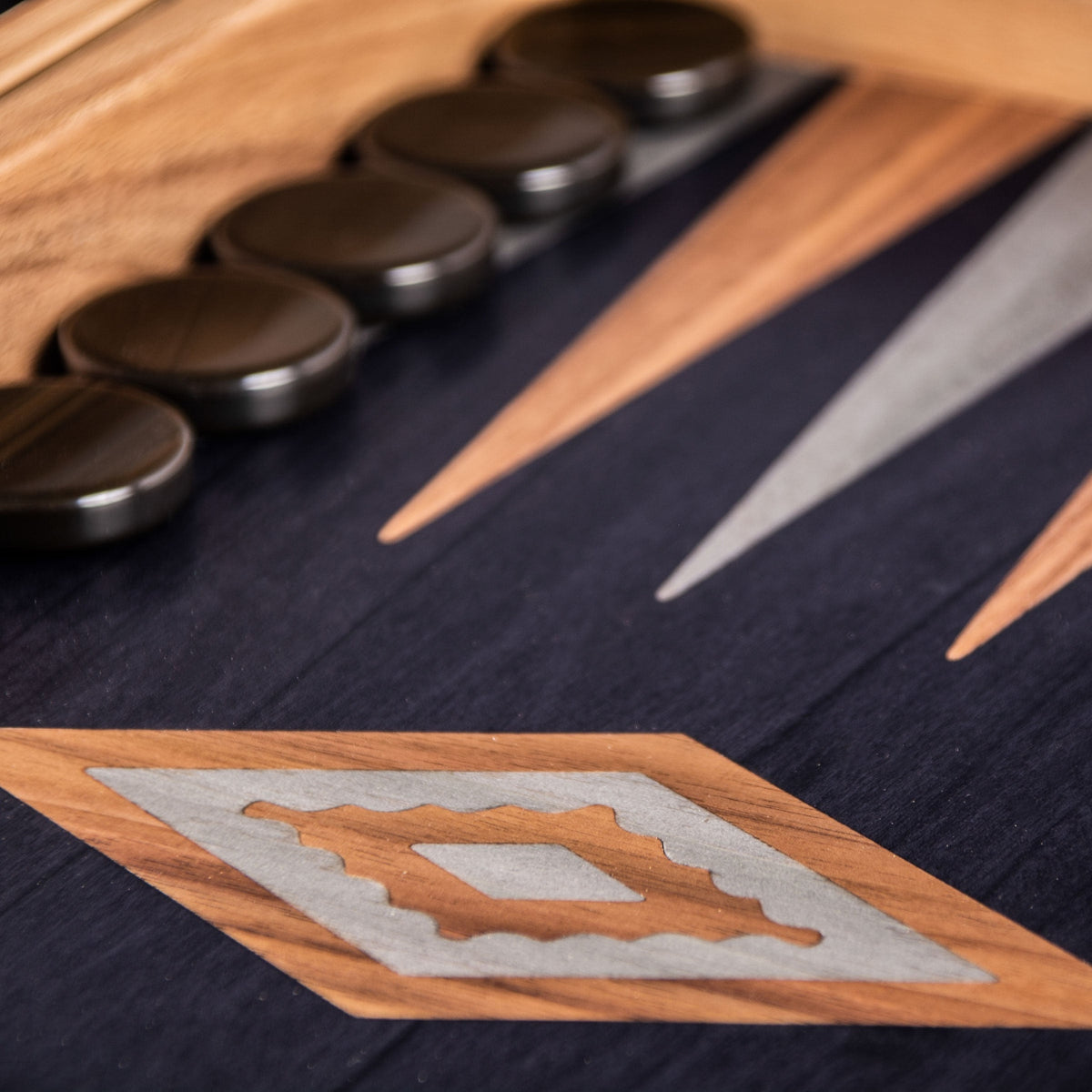 Manopoulos Walnut with Black Oak Backgammon (5)