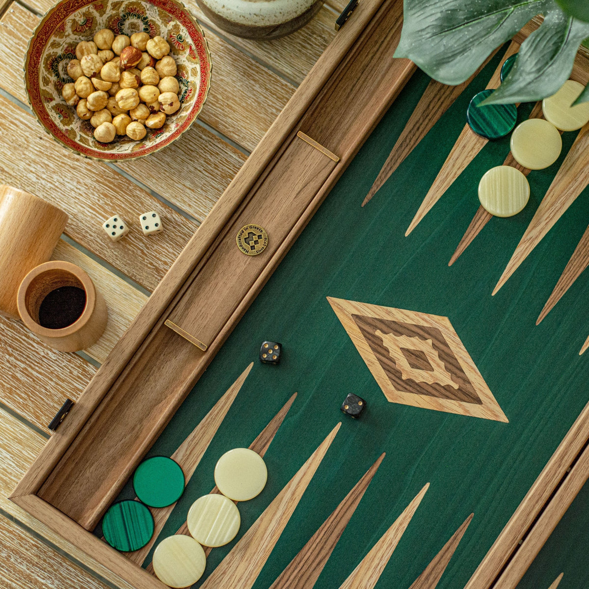 Manopoulos Walnut with Green Oak Backgammon (9)