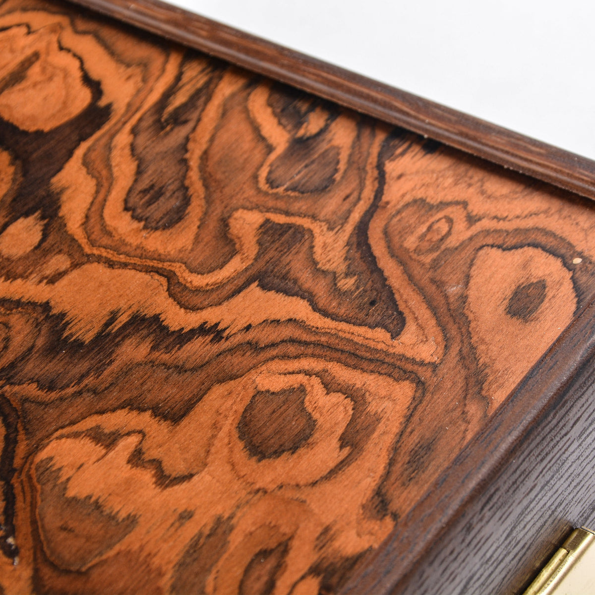 Manopoulos California Walnut Burl Backgammon (8)