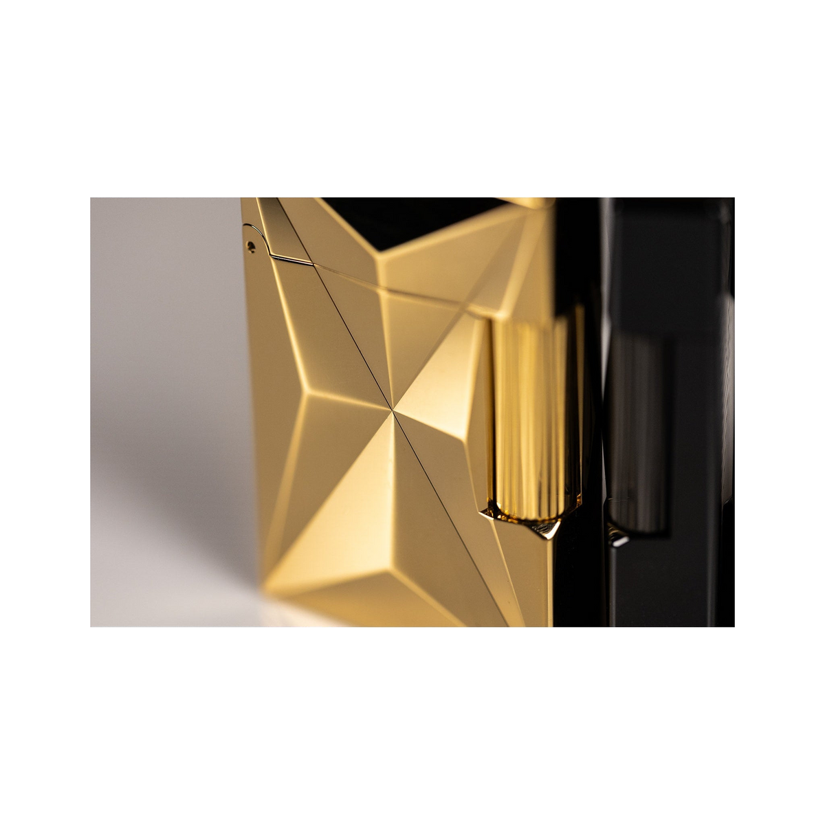 S.T. Dupont Ligne 2 Small - Fire X Yellow Gold — view 8