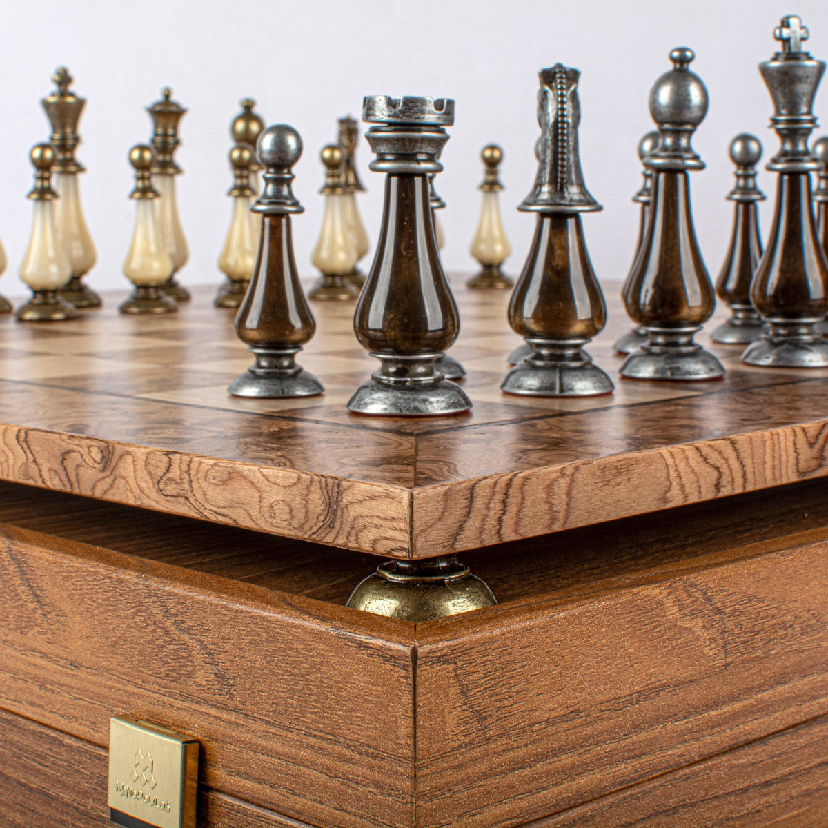 Manopoulos Limited Edition Staunton Chess Set with Pearl Elements – Walnut Burl Board (10)
