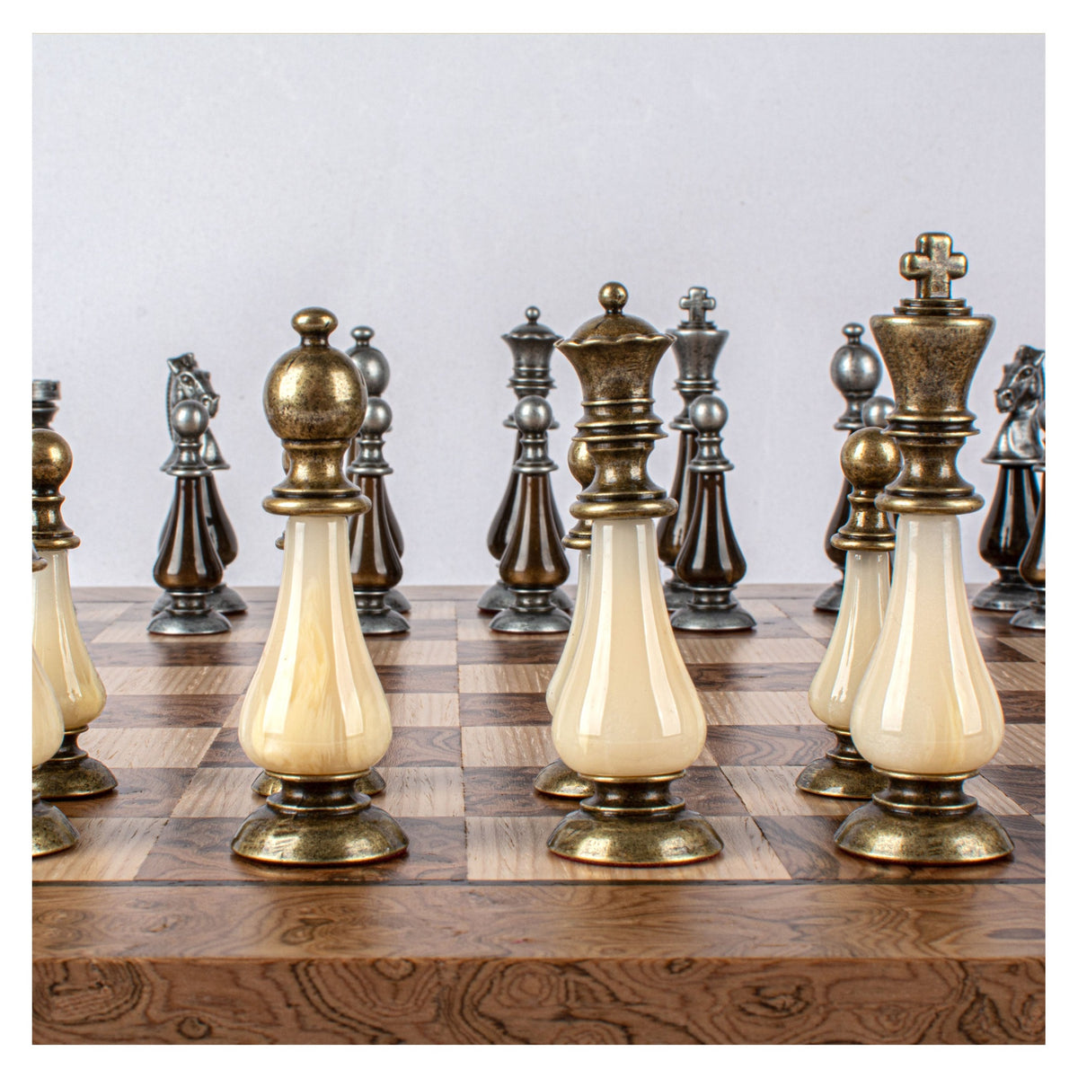 Manopoulos Limited Edition Staunton Chess Set with Pearl Elements – Walnut Burl Board (4)