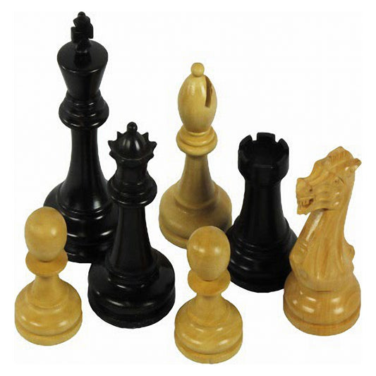 Geoffrey Parker Club Staunton boxwood chess pieces