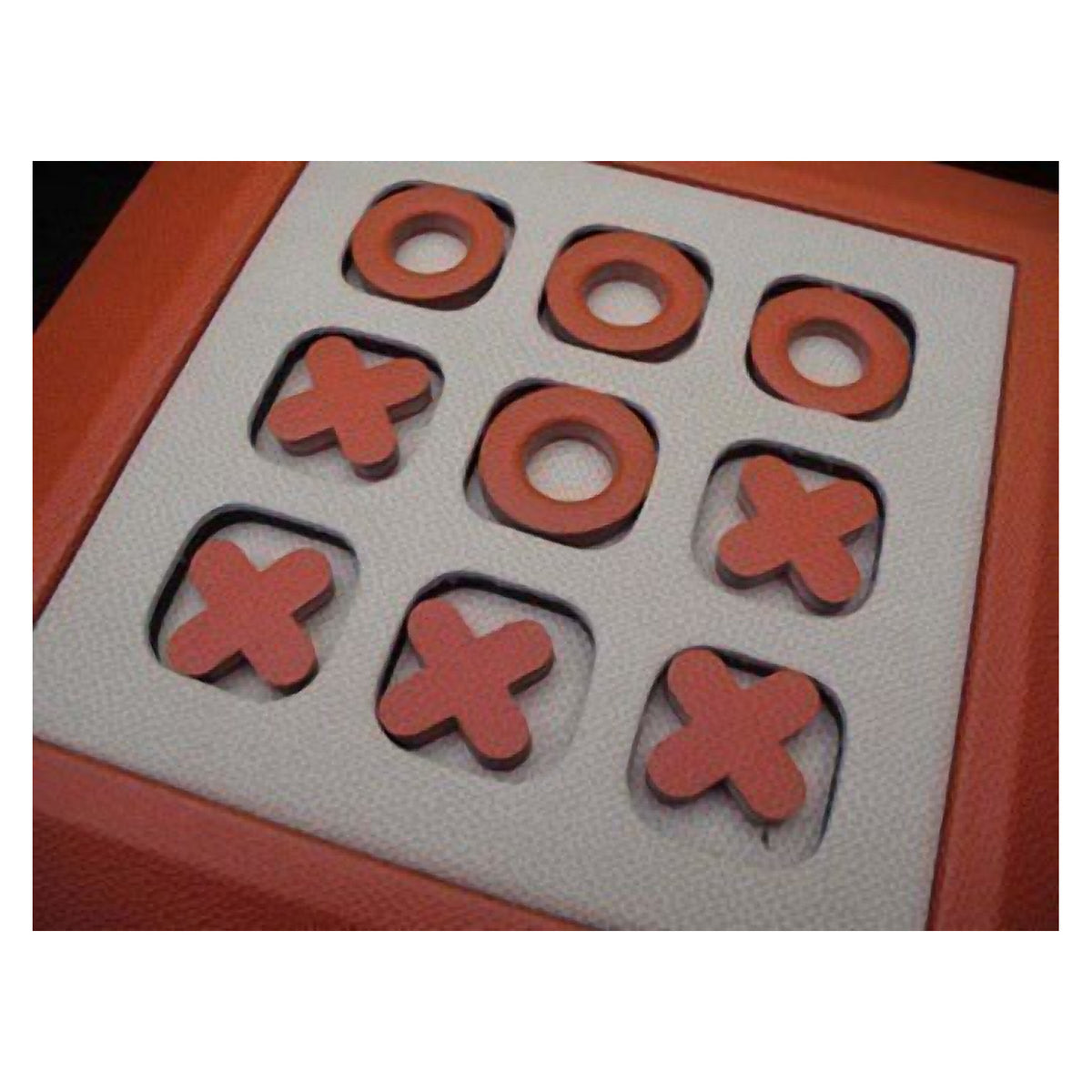 Geoffrey Parker – socle de tic-tac-toe en cuir orange avec pièces en cuir
