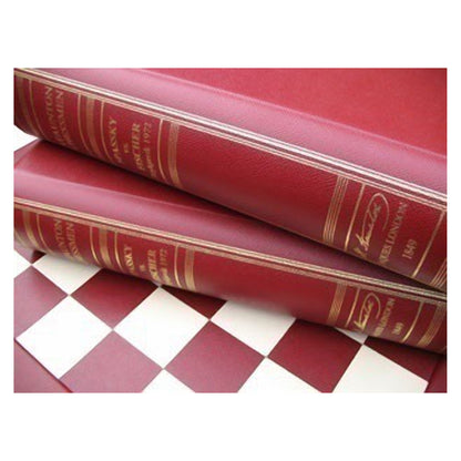 Geoffrey Parker – boîte-livre d’échecs en cuir ouverte sur des pièces Staunton dans leur doublure en suède – détail