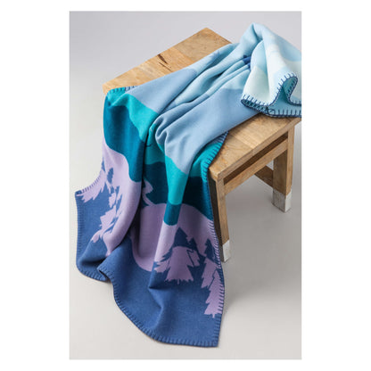 Johnstons of Elgin Children's Blanket Stitched Throw in Mountainside — detail