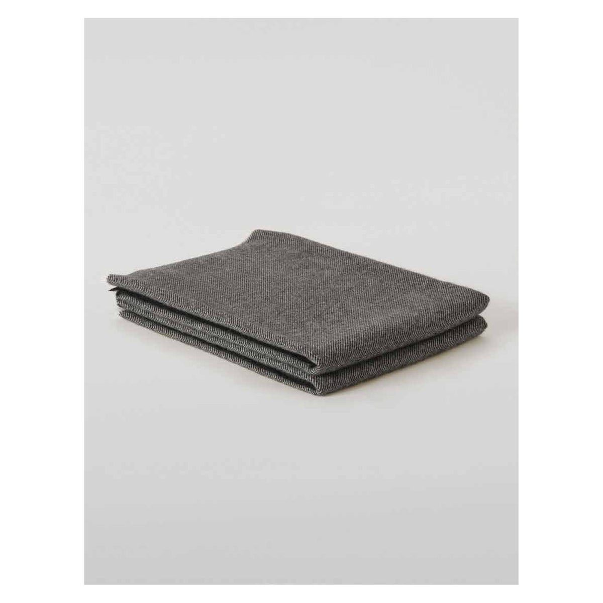 Johnstons of Elgin Mountain Twill Throw in Monochrome