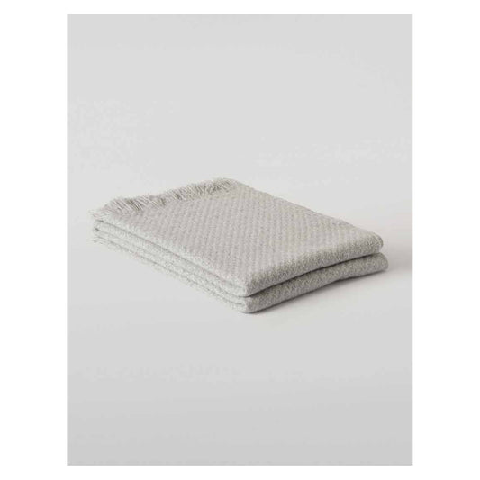 Johnstons of Elgin Yarrow Throw in Light Grey