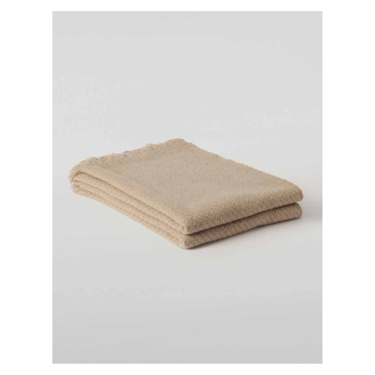 Johnstons of Elgin Yarrow Throw in Natural