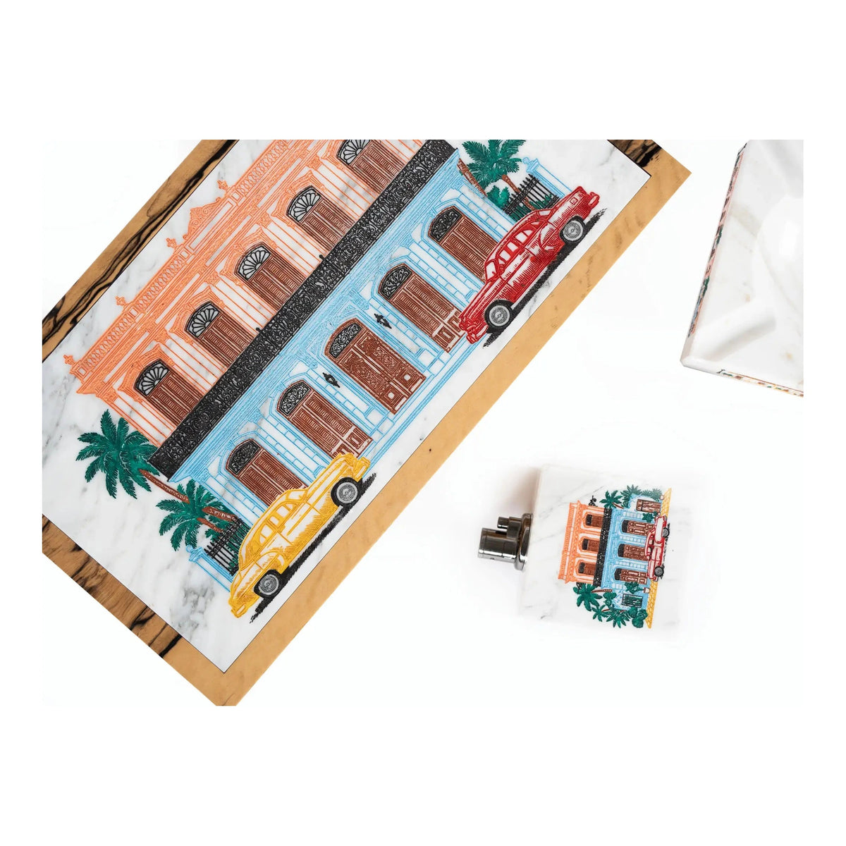 La Casona gift set — humidor, table lighter and ashtray in hand-painted Calacatta Oro marble