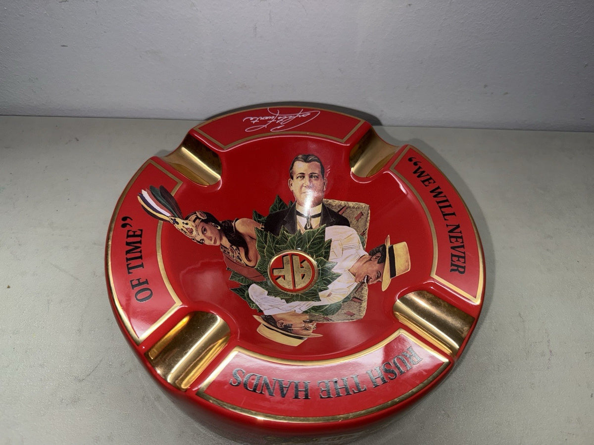 Fuente Round Ceramic Ashtray Red